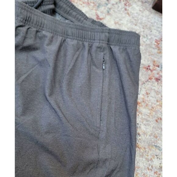 Rhone Tech Shorts XXL 7 " Unlined - Picture 3 of 5